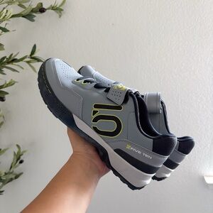 Five Ten Mountain Bike Cycling Shoes Men’s
